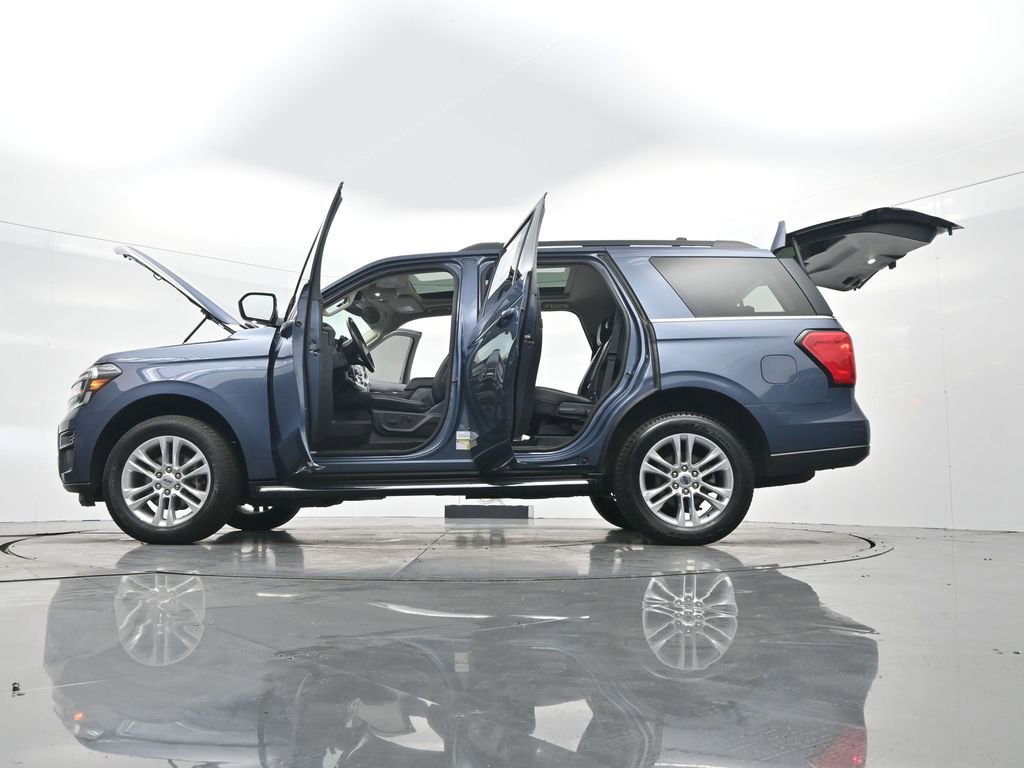 Used 2022 Ford Expedition XLT image 47
