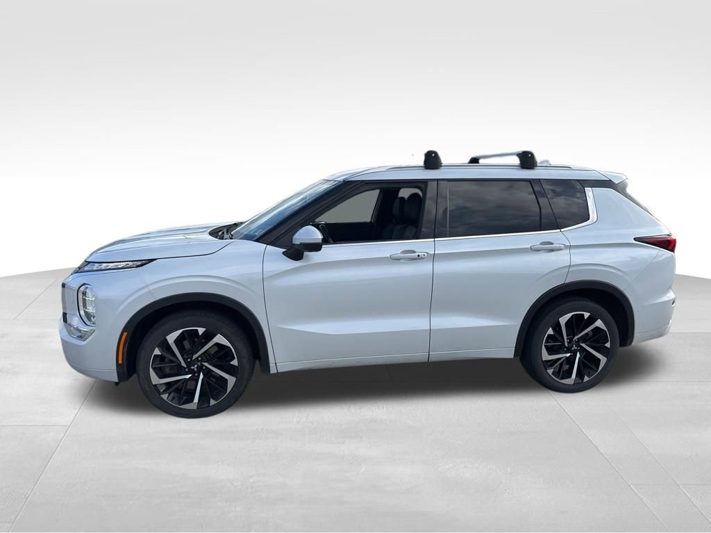 Used 2022 Mitsubishi Outlander SEL AWD/4WD image 2