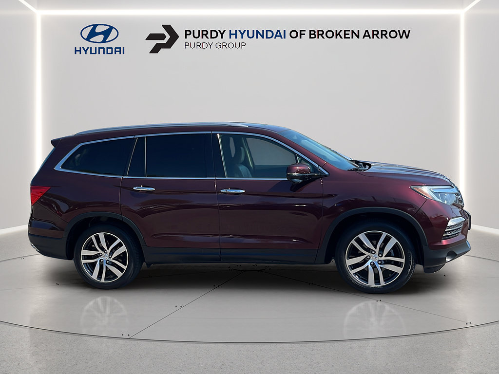 Used 2017 Honda Pilot Touring image 4