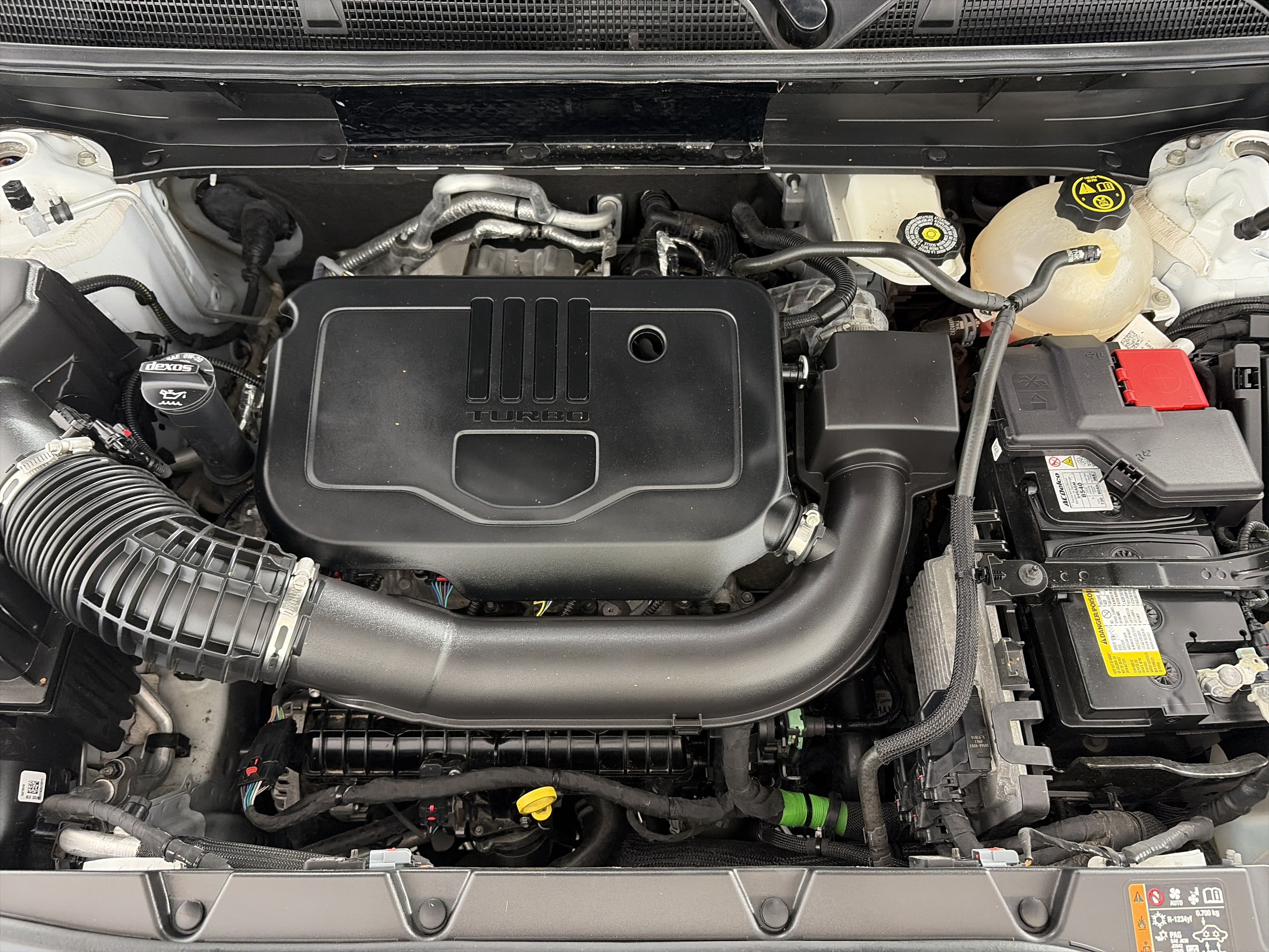 Used 2023 GMC Acadia SLE FWD image 14