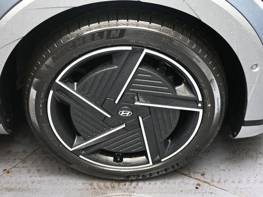 Used 2025 Hyundai Ioniq 5 Limited image 10