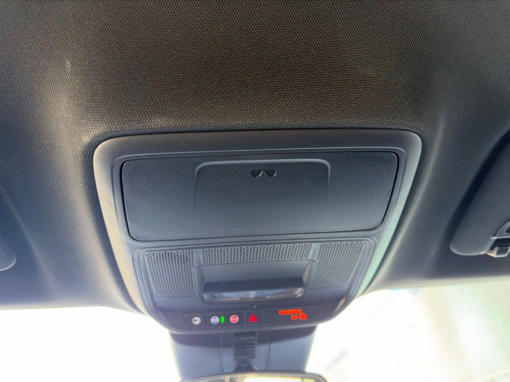 Used 2025 GMC Acadia Elevation image 26