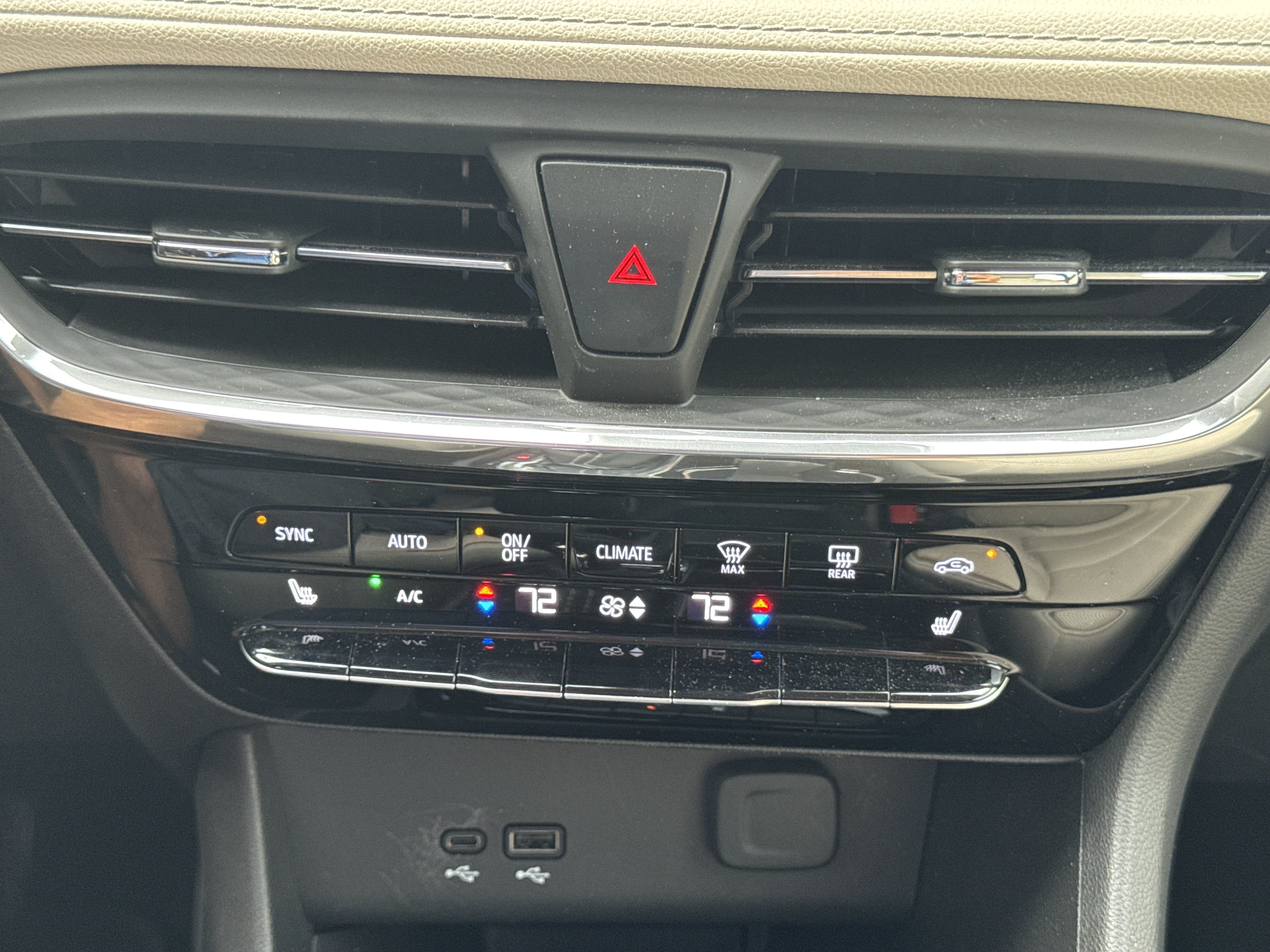 Used 2025 Buick Encore GX Avenir w/ Avenir Convenience Package FWD image 21