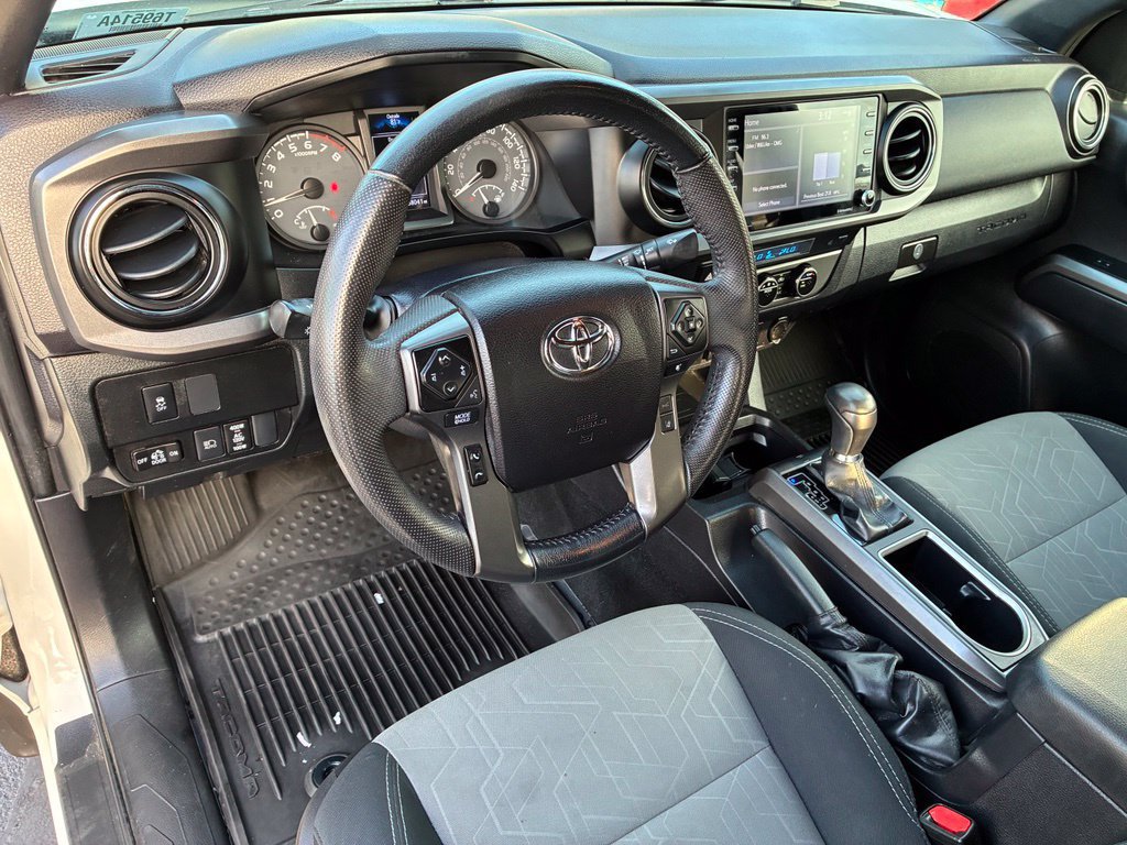 Used 2022 Toyota Tacoma TRD Off-Road AWD/4WD image 16