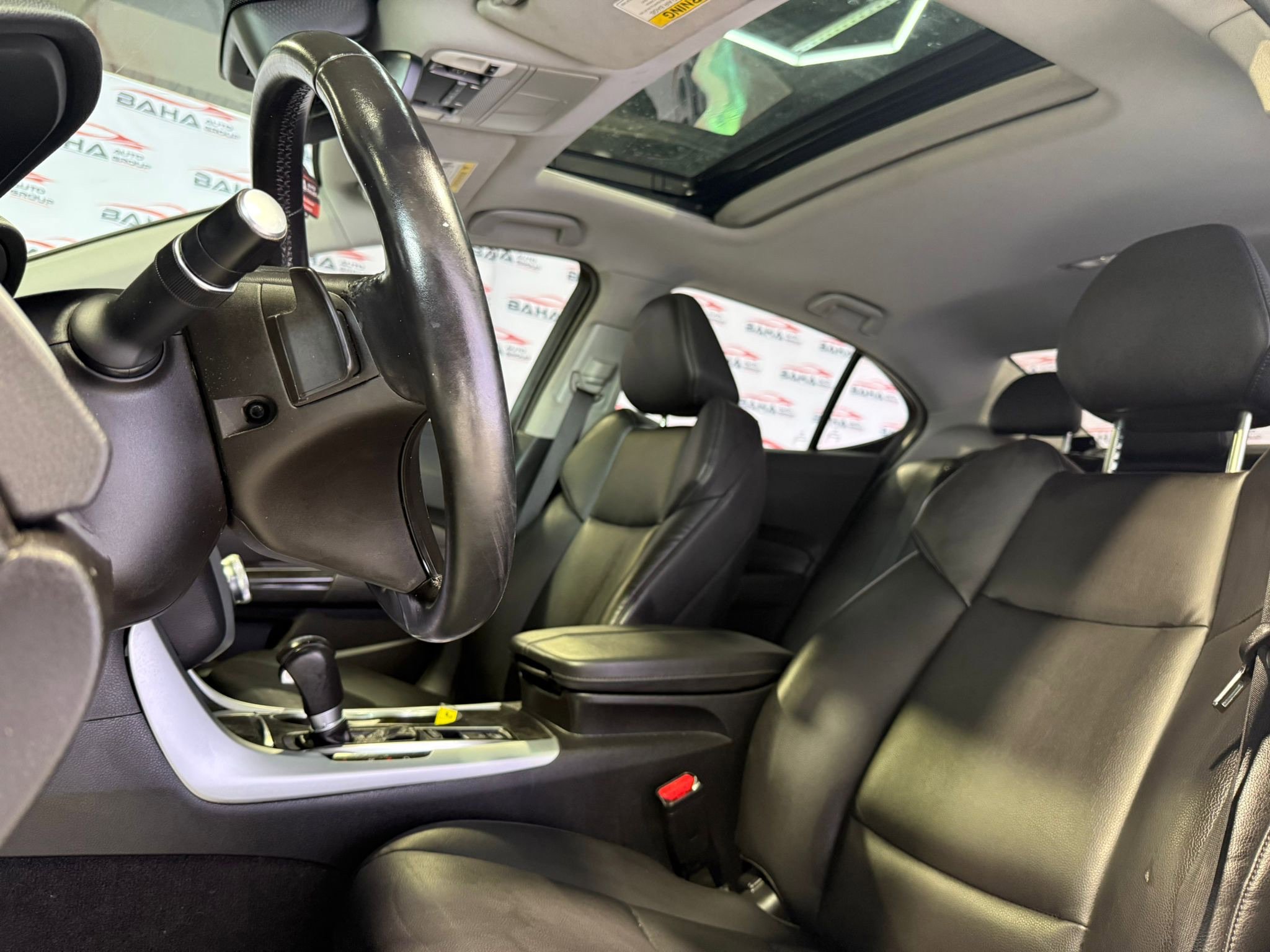 Used 2020 Acura TLX image 29