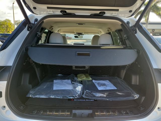 New 2026 Mitsubishi Outlander SE image 11