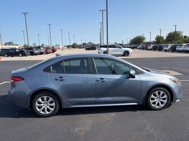 Used 2026 Toyota Corolla LE FWD image 9