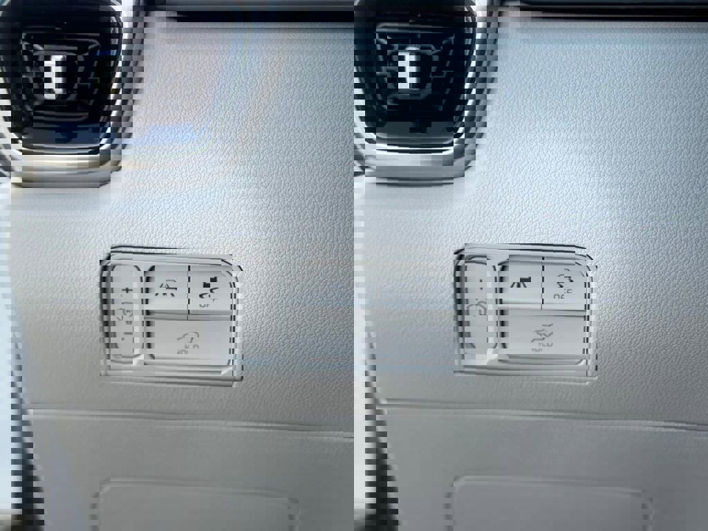 Used 2023 Kia Sorento SX image 3