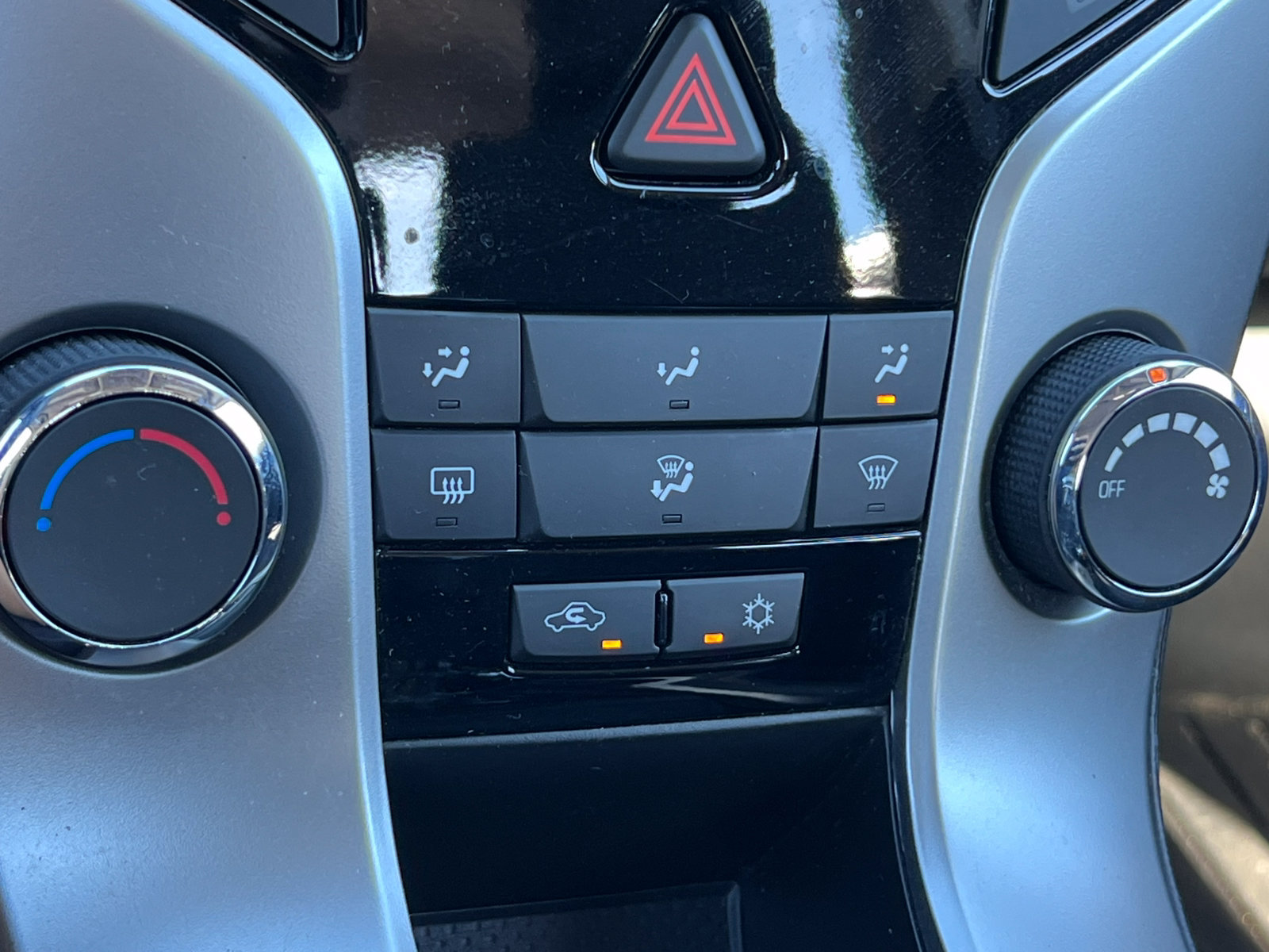 Used 2015 Chevrolet Cruze LT w/ Sun And Sound Package FWD image 24