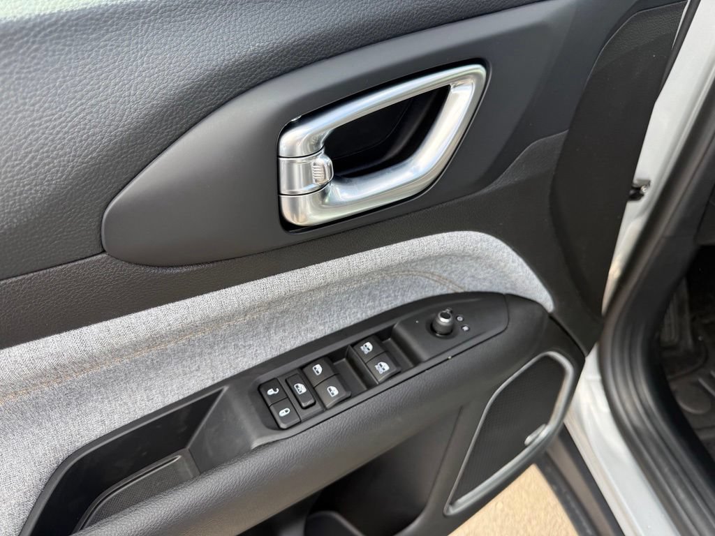 New 2026 Jeep Compass Latitude AWD/4WD image 15