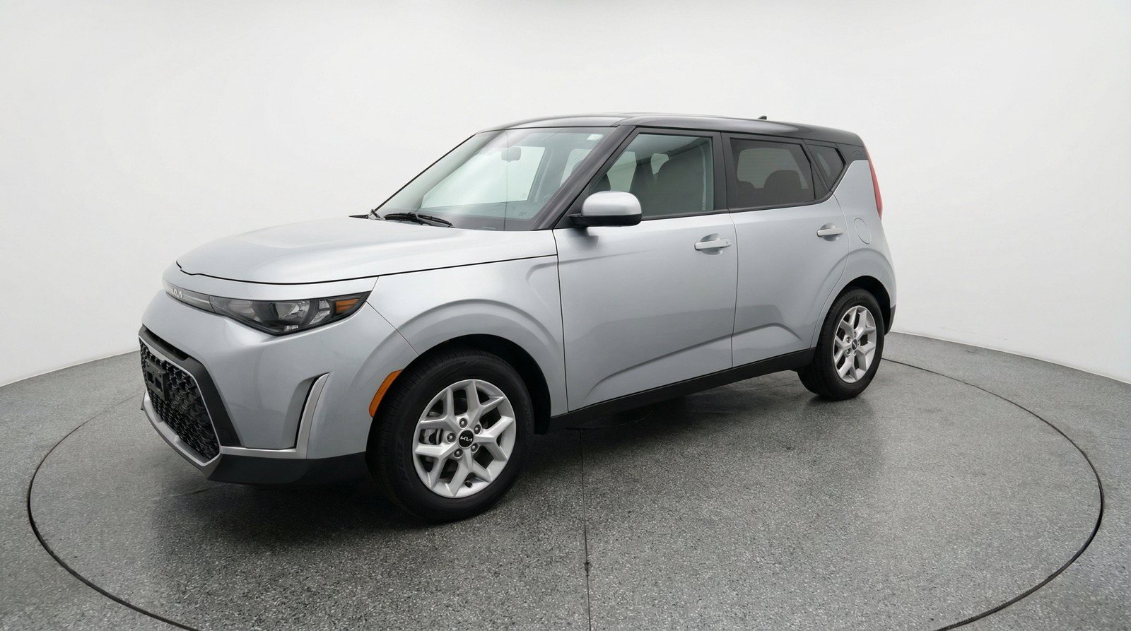 Used 2025 Kia Soul LX w/ LX Technology Package FWD image 3