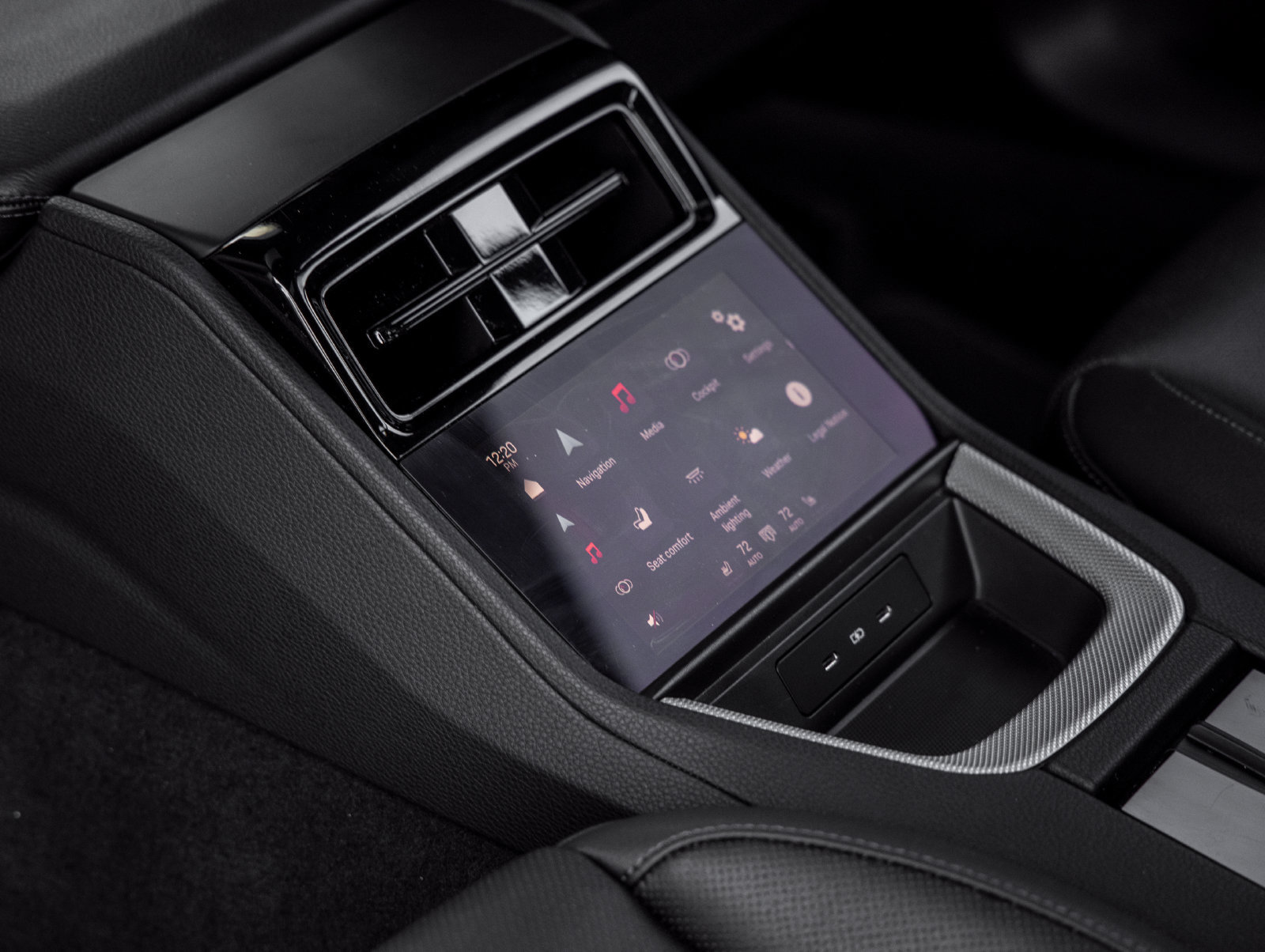 Certified 2025 Porsche Panamera image 34