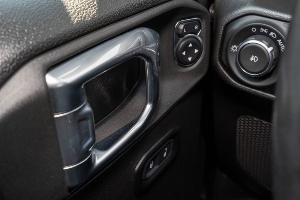 Used 2022 Jeep Wrangler Unlimited Sport AWD/4WD image 25