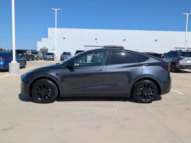 Used 2024 Tesla Model Y Long Range RWD image 3