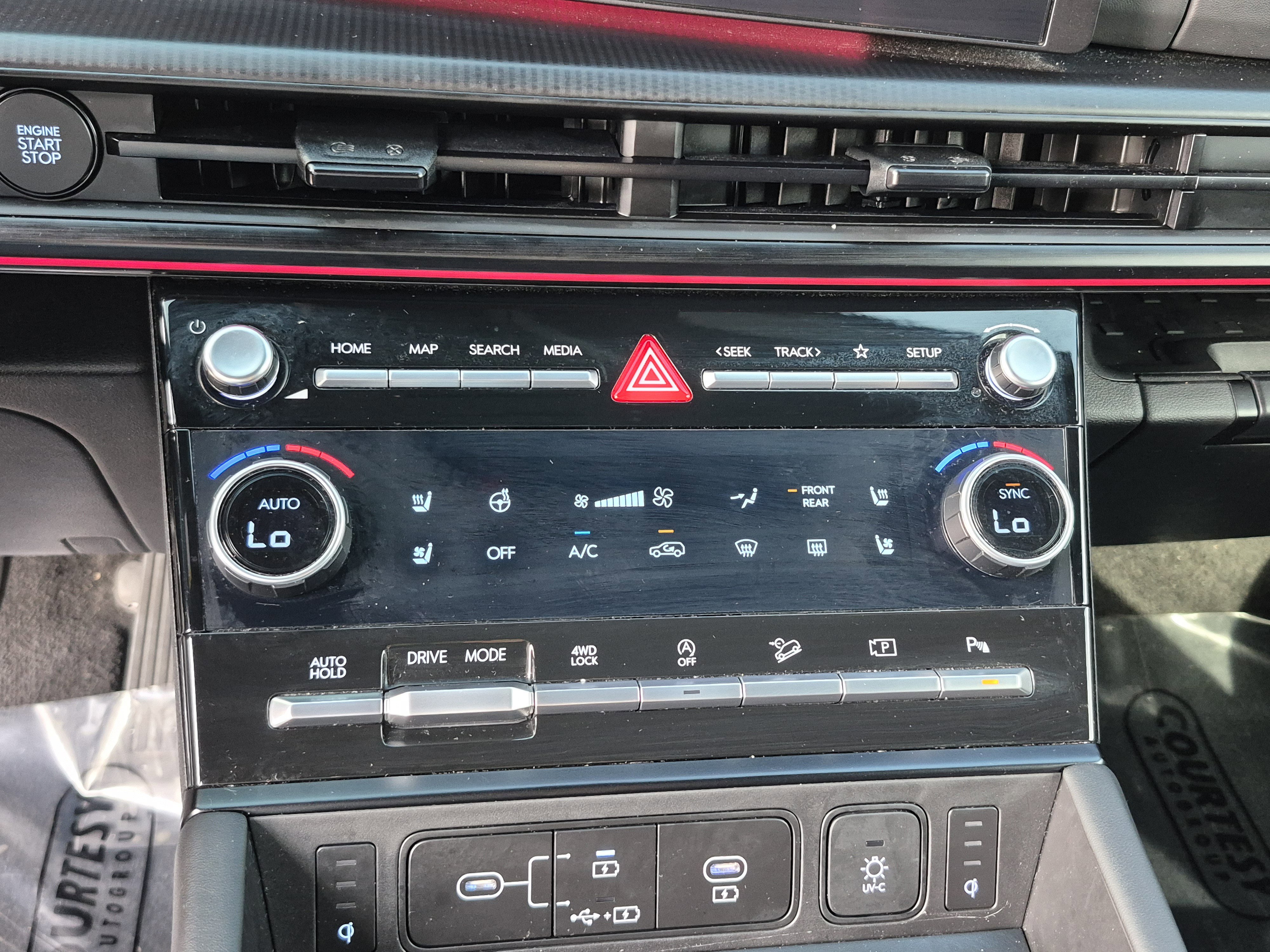 Used 2024 Hyundai Santa Fe Calligraphy AWD/4WD image 29