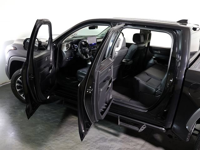 Used 2023 Toyota Tundra Limited AWD/4WD image 5