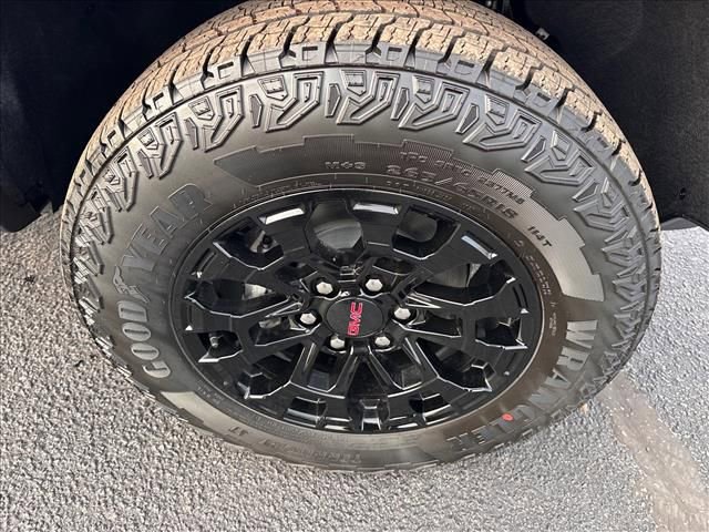 New 2026 GMC Canyon Elevation w/ Convenience Package image 14