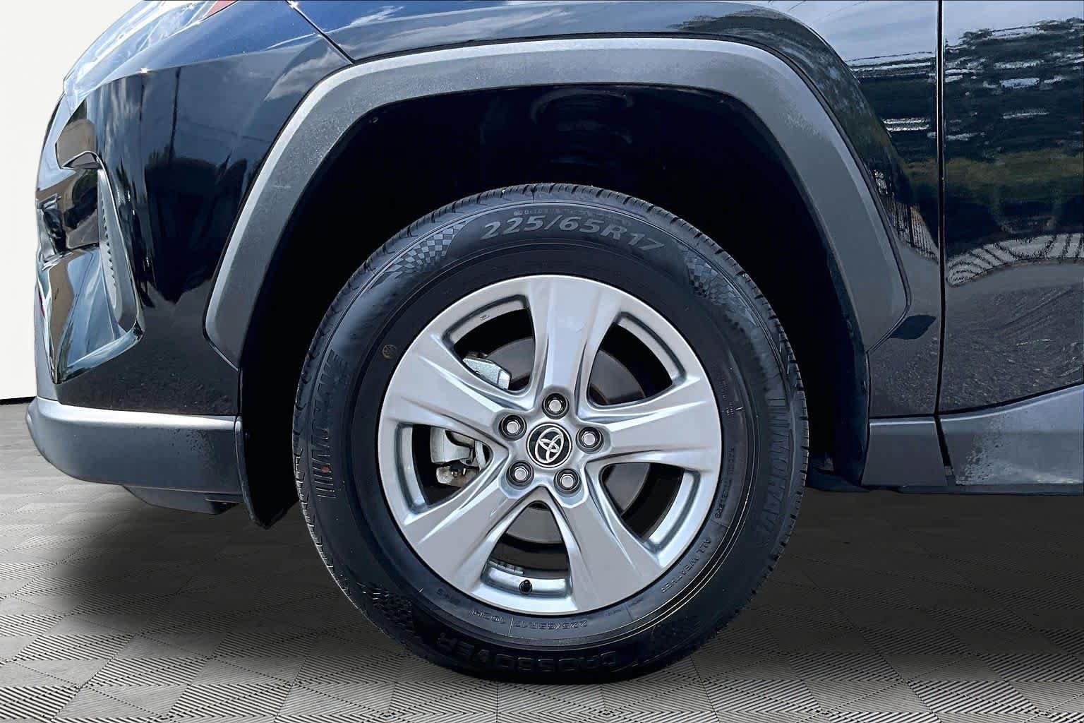 Certified 2025 Toyota RAV4 XLE AWD/4WD image 11