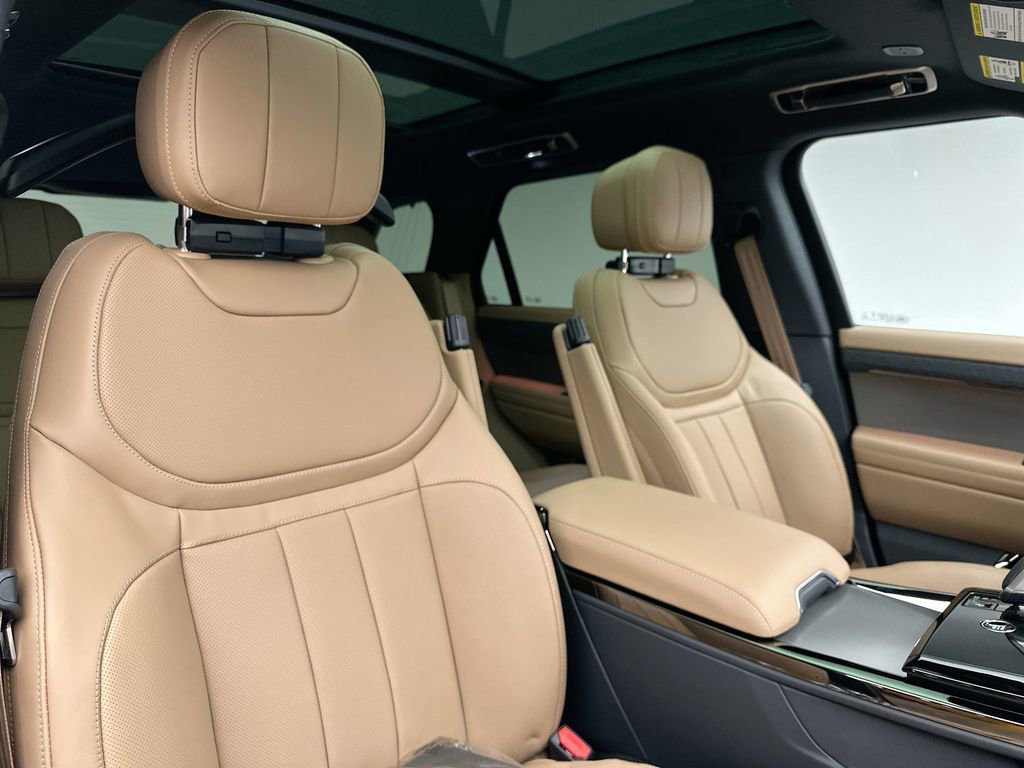 New 2026 Land Rover Range Rover Sport SE AWD/4WD image 18