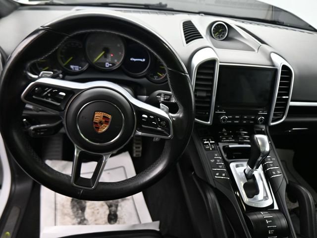Used 2017 Porsche Cayenne S Platinum AWD/4WD image 28