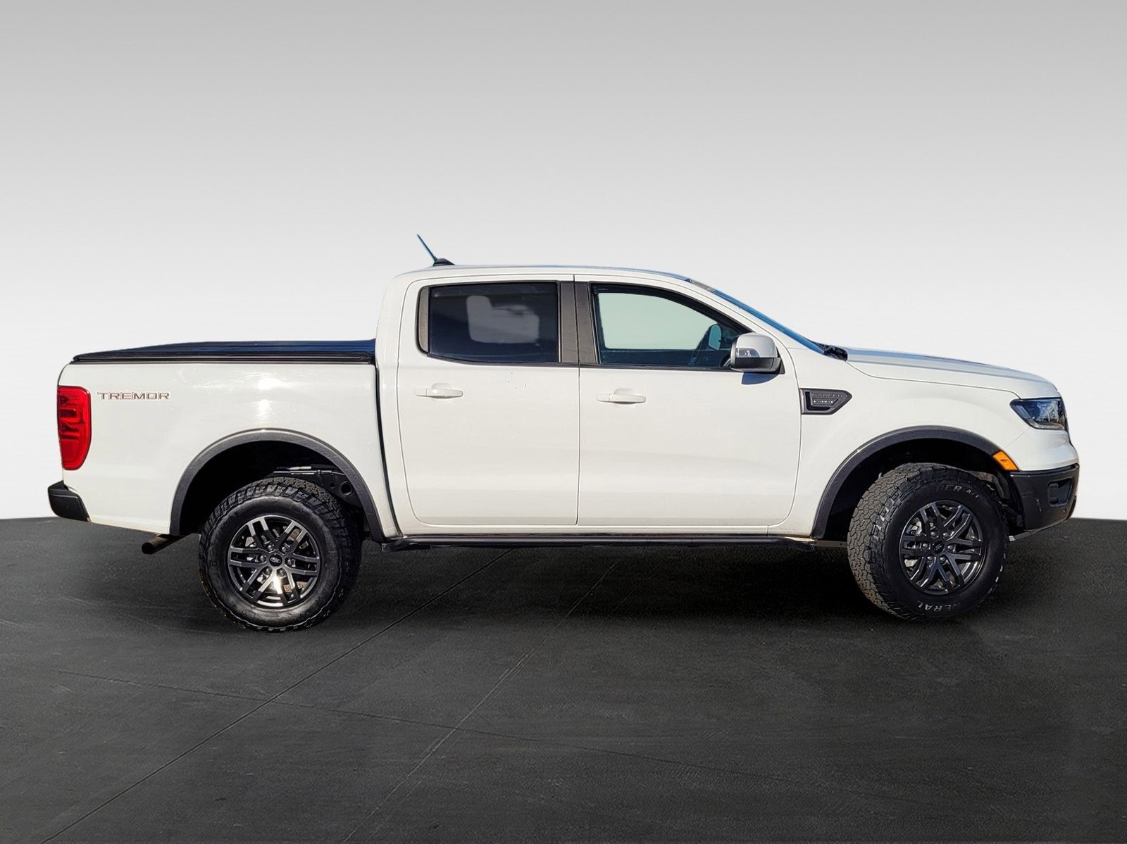 Used 2022 Ford Ranger Lariat w/ Tremor Off-Road Package image 3