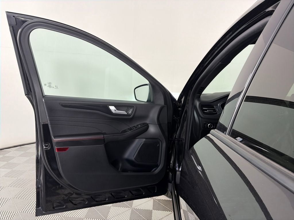 Certified 2025 Ford Escape ST-Line Select image 10