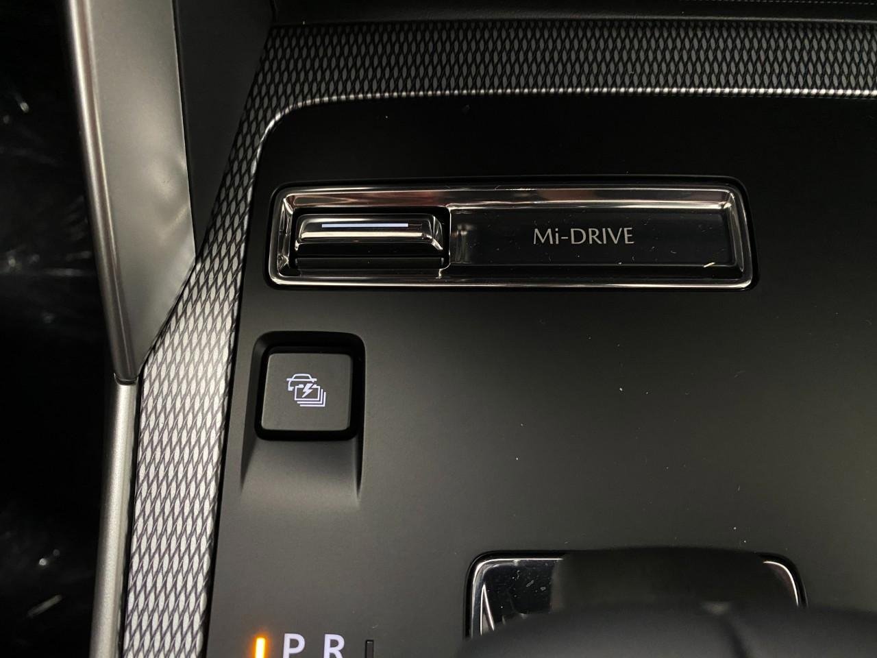 New 2025 MAZDA CX-90 Plug-In Hybrid w/Premium Sport AWD/4WD image 25