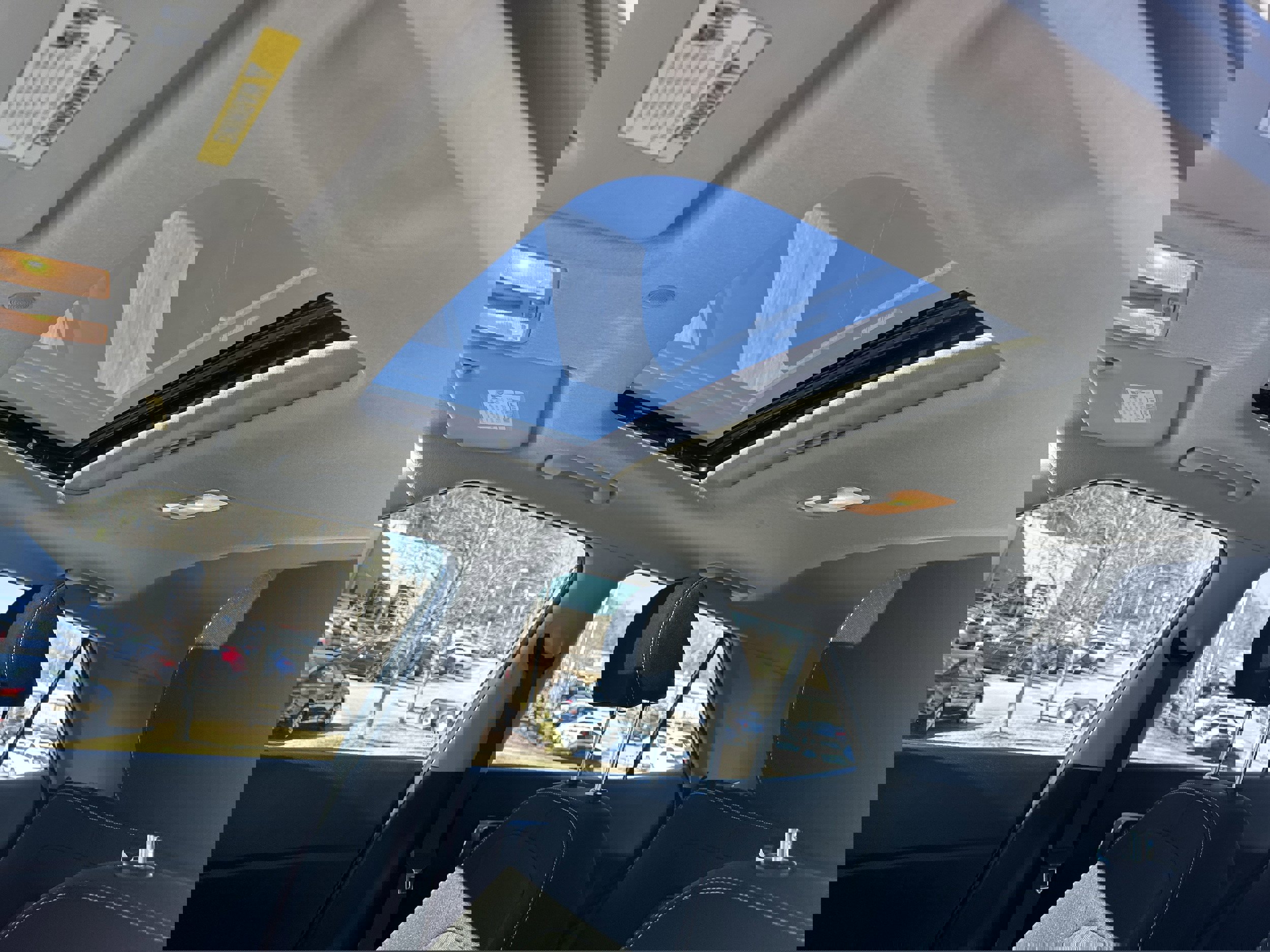 Used 2023 Hyundai Venue SEL image 31