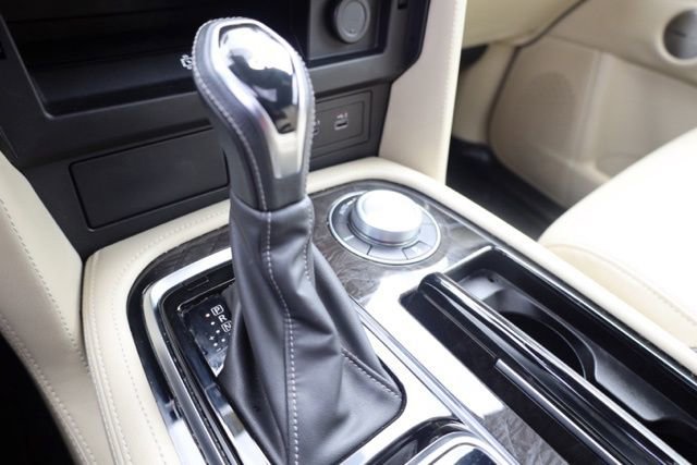 Used 2024 INFINITI QX80 Sensory image 32