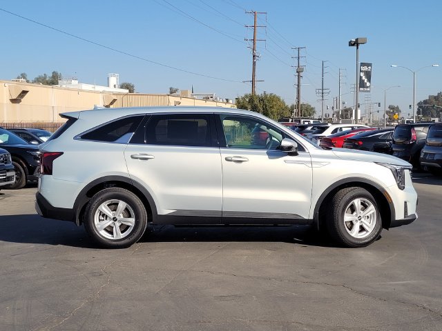 New 2026 Kia Sorento LX FWD image 4