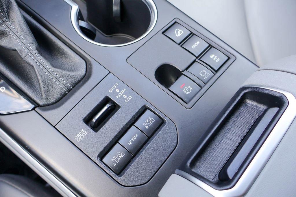 Used 2024 Toyota Highlander XLE image 20