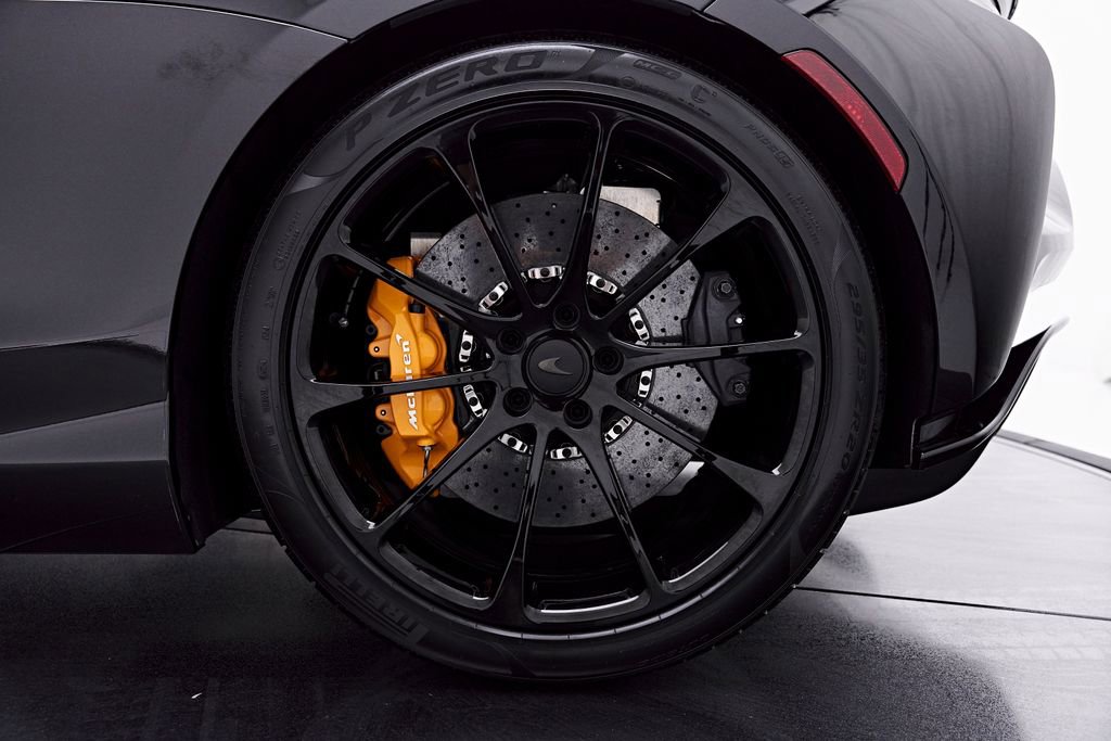 Used 2026 McLaren Artura RWD image 43