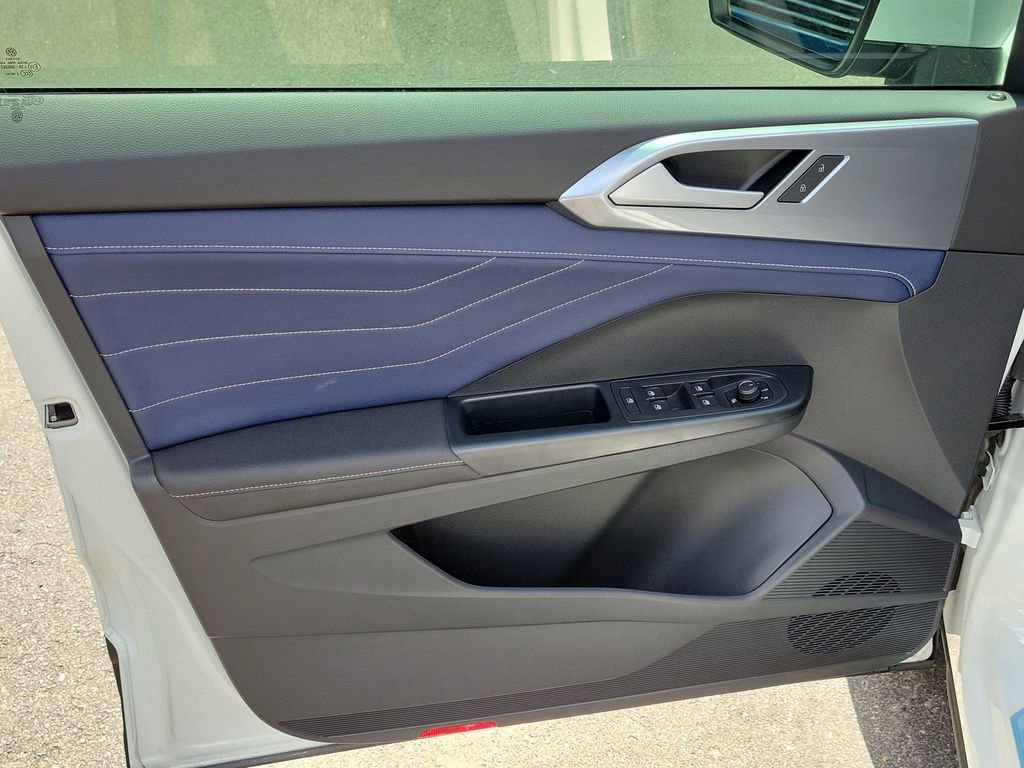 New 2026 Volkswagen Taos SEL image 12