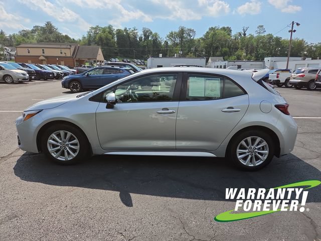 Used 2025 Toyota Corolla SE w/ SE Package FWD image 4