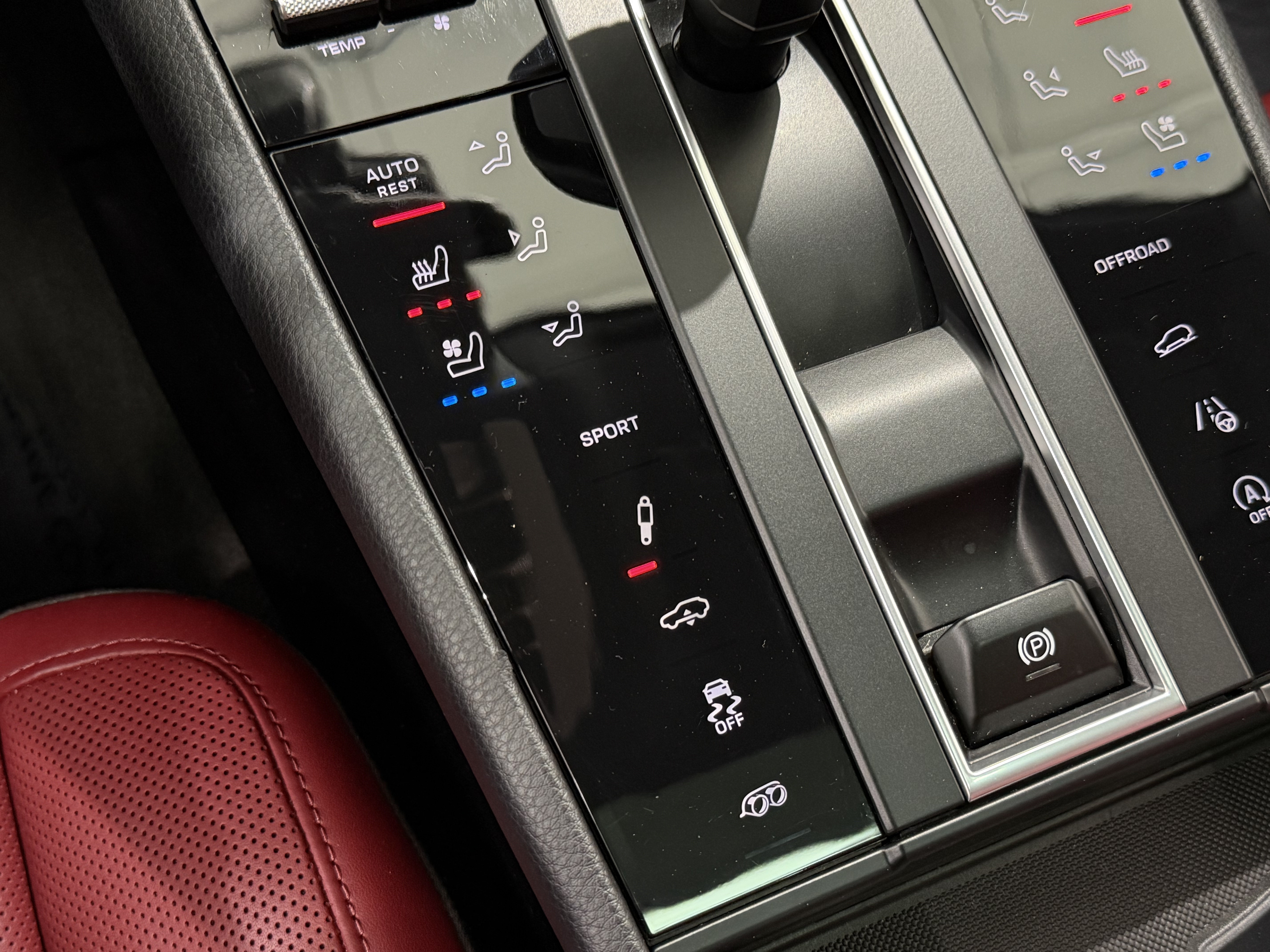 Certified 2023 Porsche Macan GTS AWD/4WD image 41