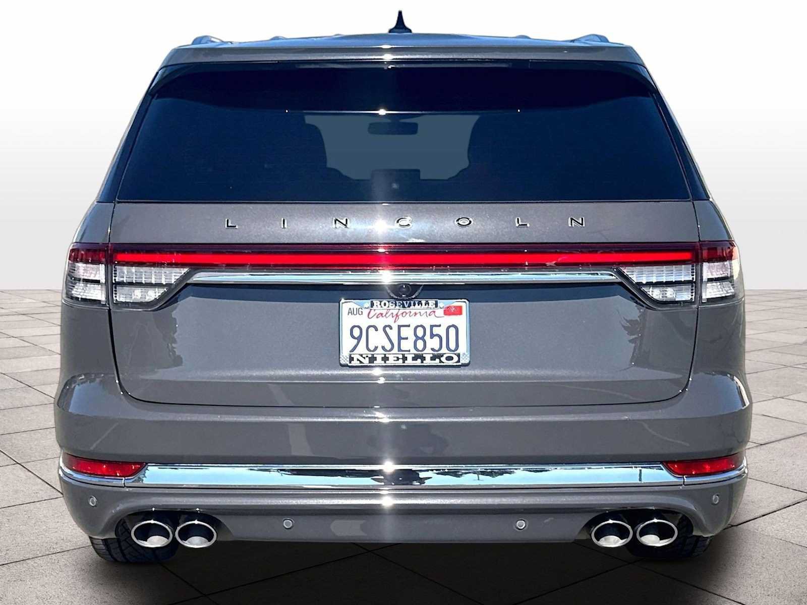 Used 2023 Lincoln Aviator Black Label AWD/4WD image 7