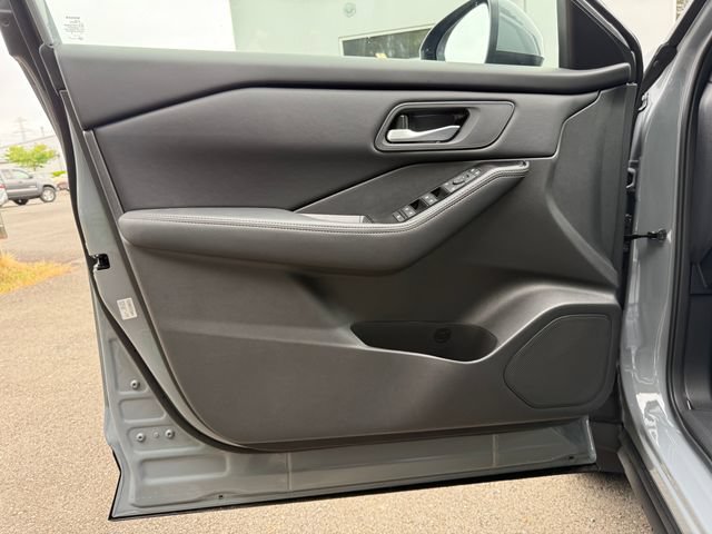 New 2026 Nissan Rogue SV AWD/4WD image 15