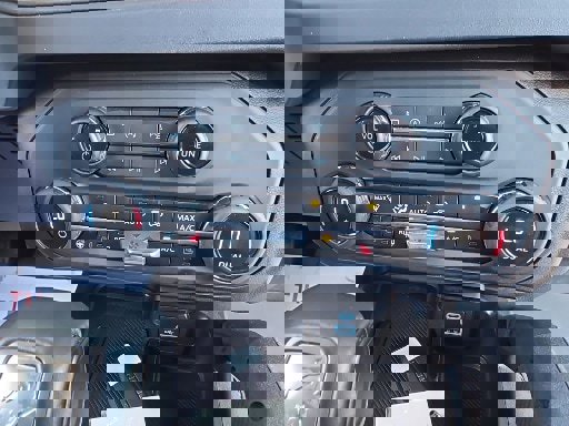 Certified 2025 Ford Bronco Badlands AWD/4WD image 5