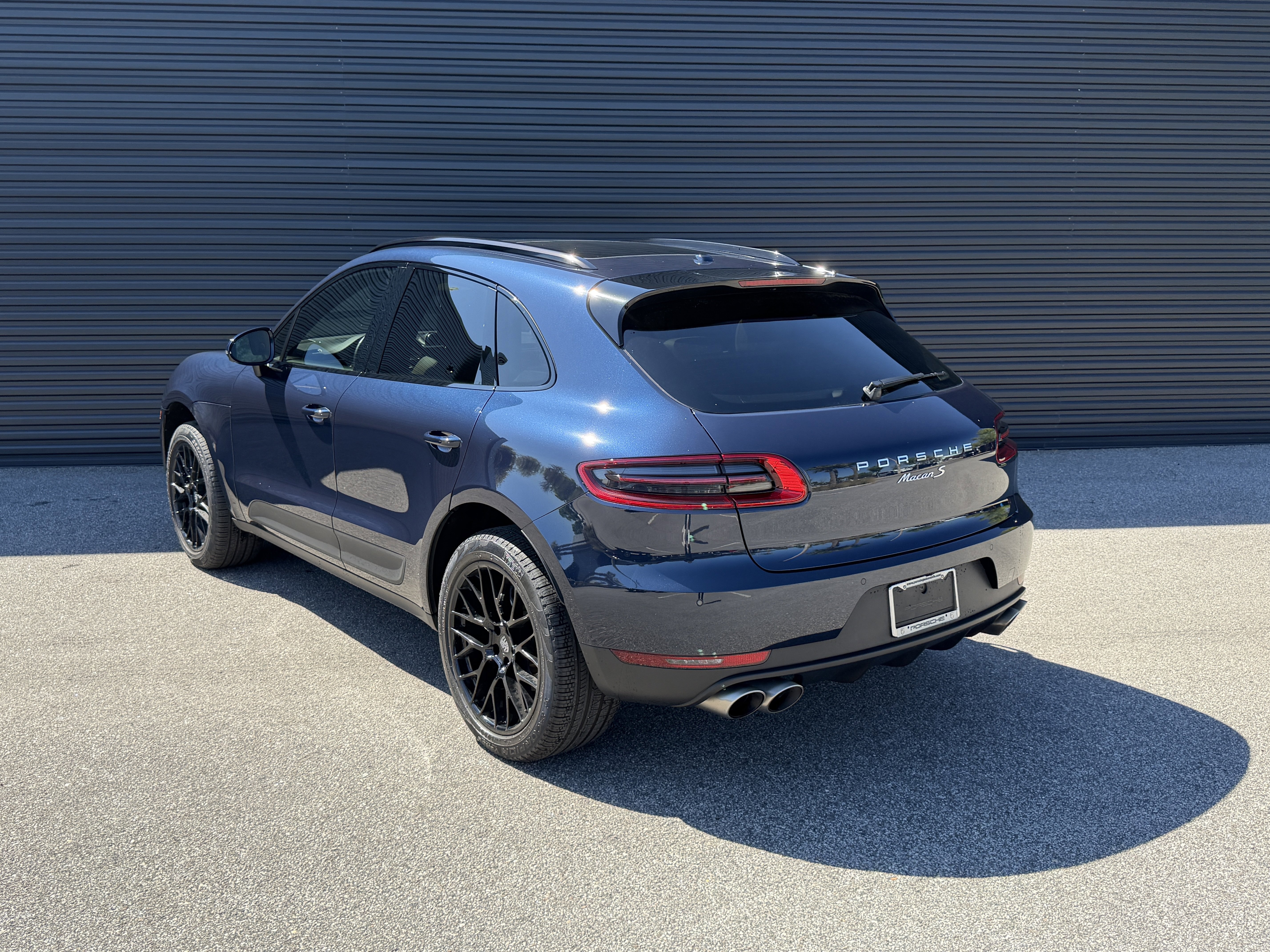 Used 2018 Porsche Macan S image 3