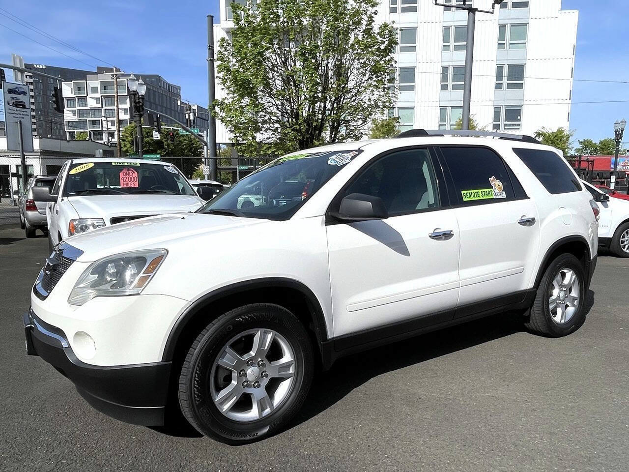 Used 2011 GMC Acadia SLE AWD/4WD image 3
