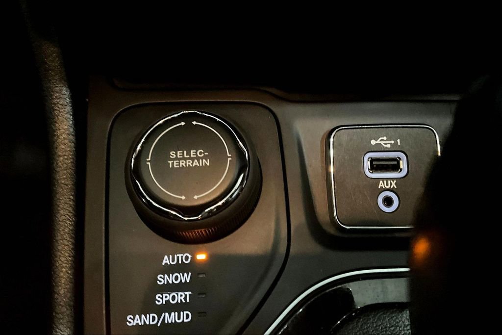 Used 2022 Jeep Cherokee Limited image 16