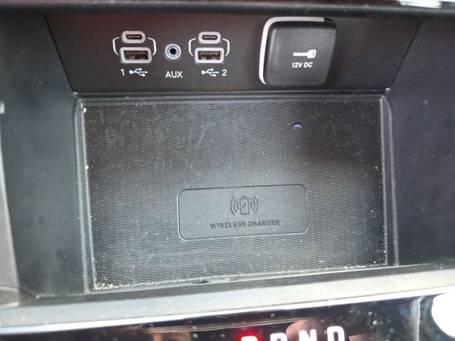 Used 2025 Jeep Grand Cherokee Laredo w/ Luxury Tech Group I image 12