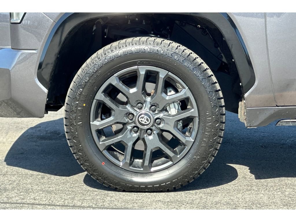 Used 2025 Toyota Tundra Platinum image 32