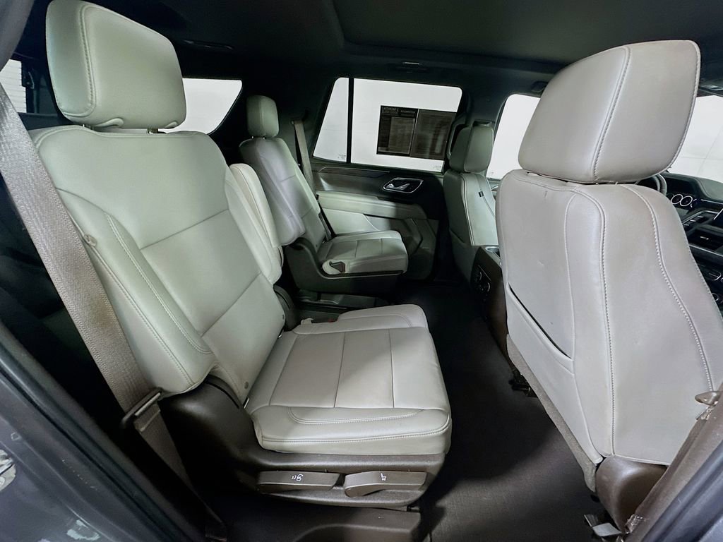 Used 2021 Chevrolet Tahoe LT w/ LT Signature Package RWD image 11