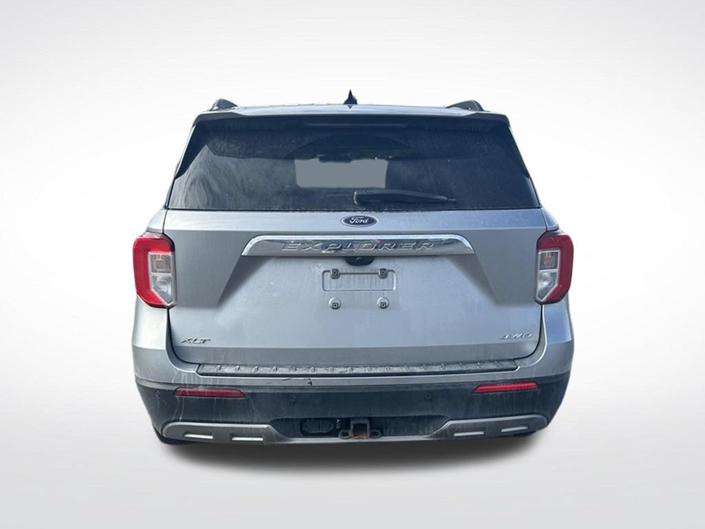 Used 2021 Ford Explorer XLT w/ Equipment Group 202A AWD/4WD image 4