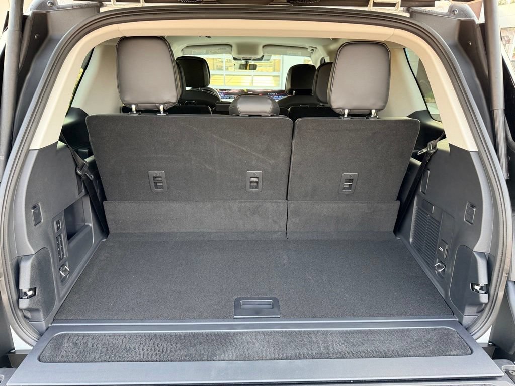 New 2027 Lincoln Navigator Premiere AWD/4WD image 26