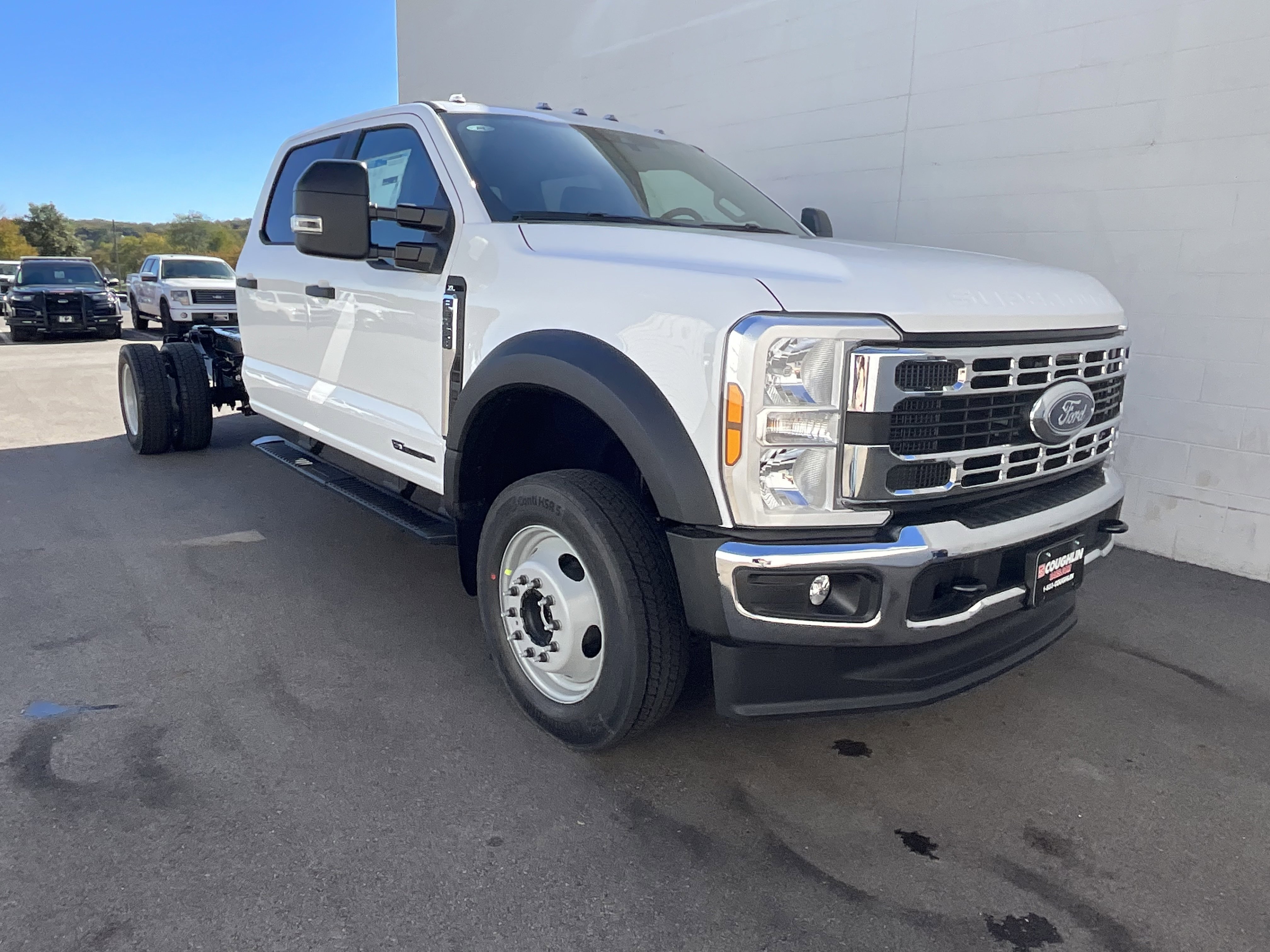New 2026 Ford F550 4x4 Crew Cab image 3