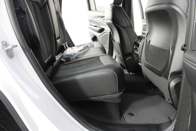 New 2026 Jeep Grand Cherokee Altitude image 20