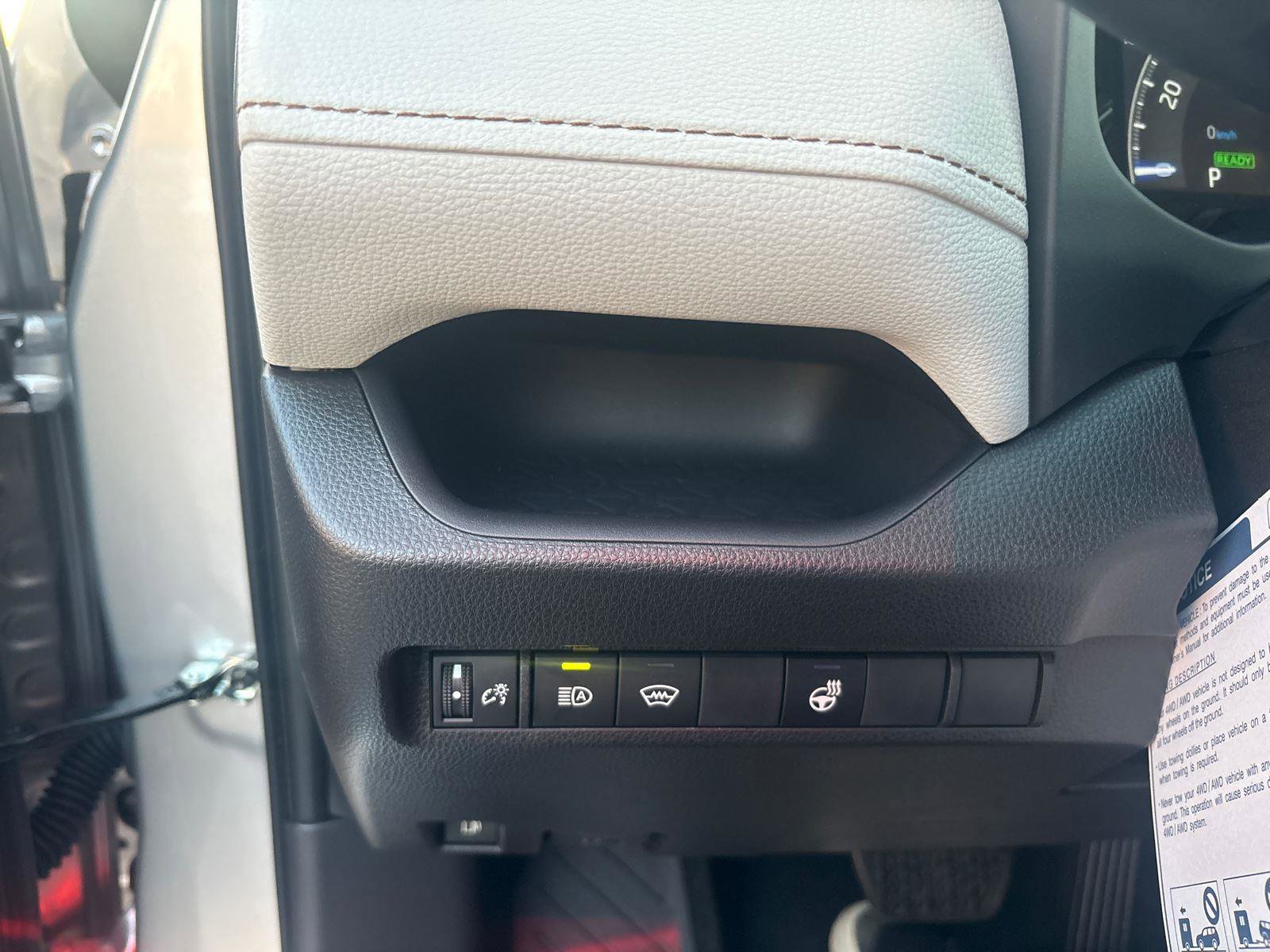 Used 2025 Toyota RAV4 XLE image 19