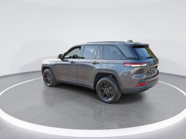Used 2024 Jeep Grand Cherokee Altitude AWD/4WD image 6